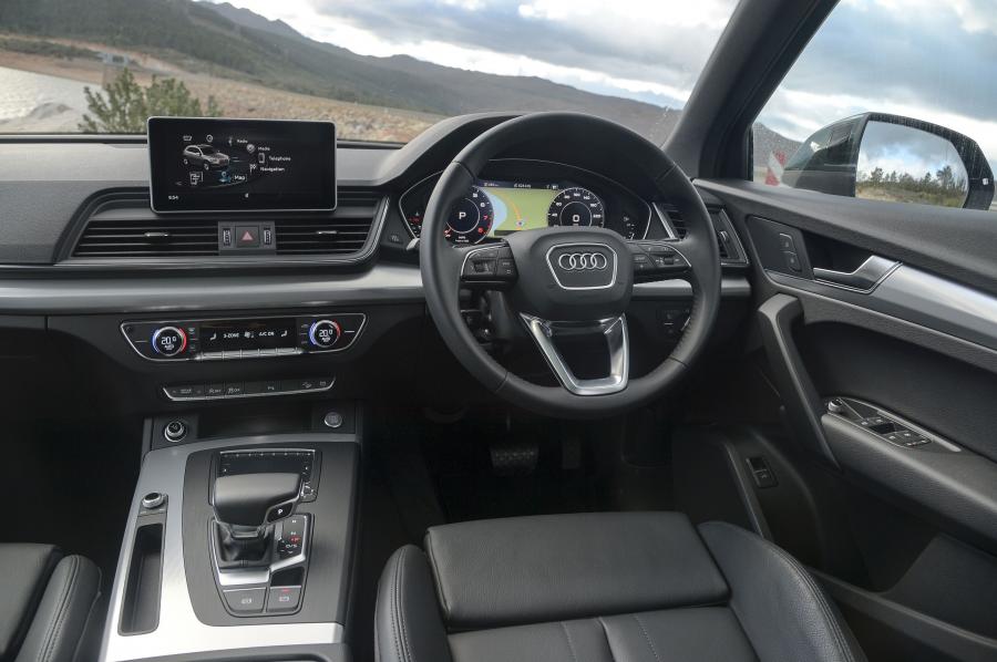 Торпедо Audi Q5 TFSI Quattro S-Line 2017 года  (ZA) (фото 26 из 30)